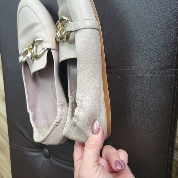 Shoes - Picture 2 of 4